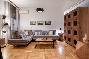 Smart-TV, Netflix, Bücher, Streaming-Dienste