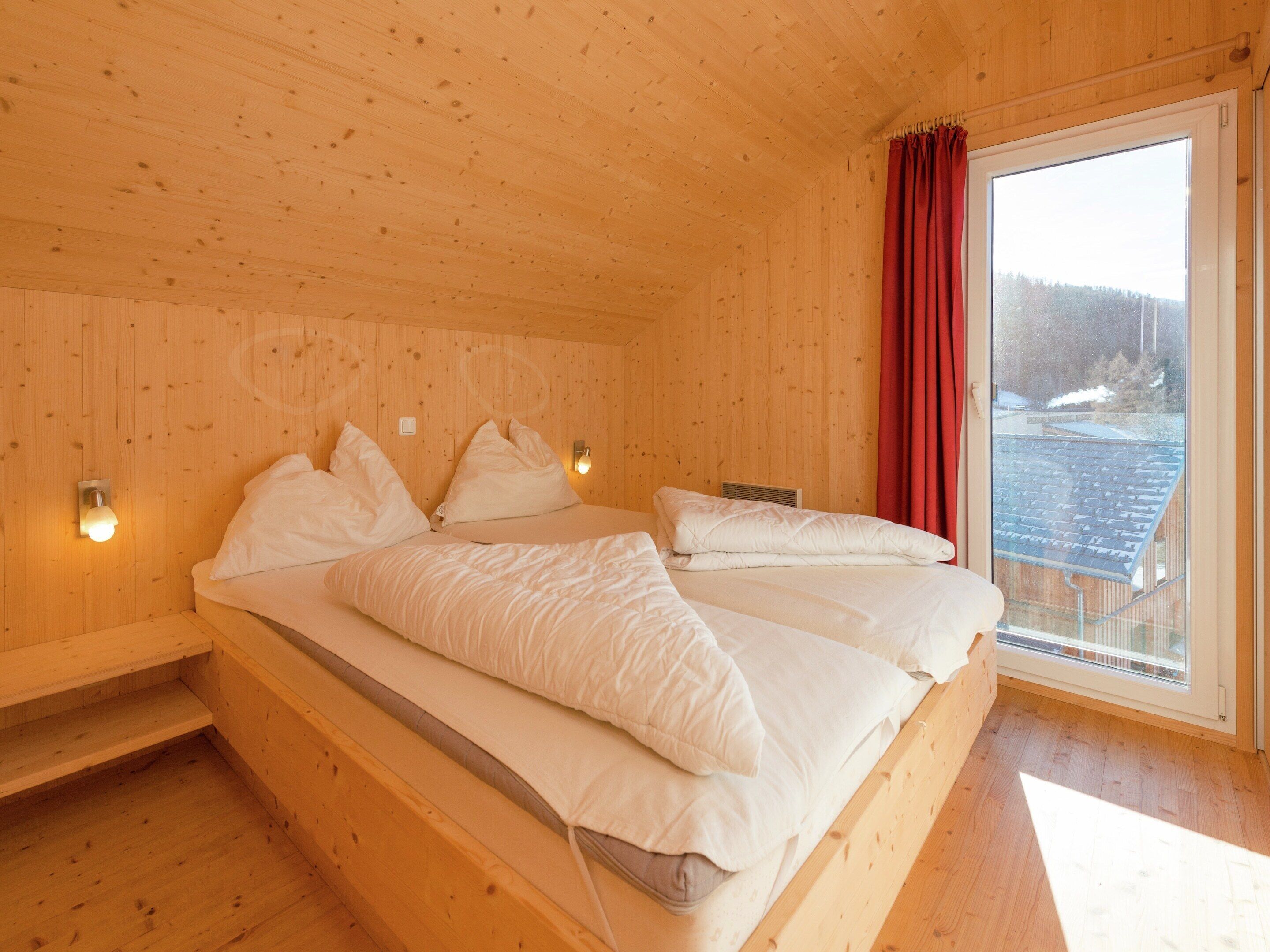 Chalet | 3 bedrooms, individually furnished