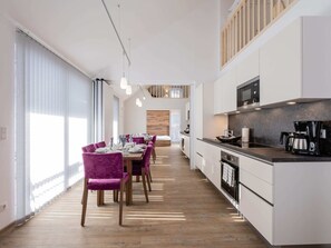 Apartment | Private kitchen - Apartment Near ski Area (Bruck an der Grossglocknerstrasse)