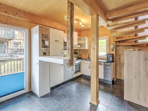 Private kitchen - Cozy Chalet in Hohentauern near Forest (Hohentauern)