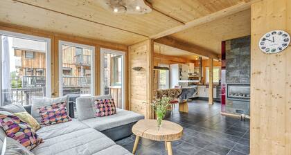 Cozy Chalet in Hohentauern near Forest