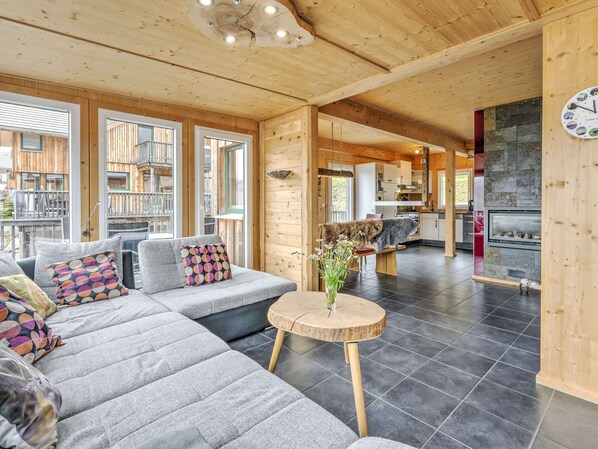 Chalet | Living area - Cozy Chalet in Hohentauern near Forest (Hohentauern)