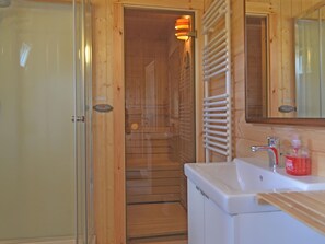 Bathroom - Home in Wissinghausen With Private Sauna (Medebach)