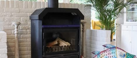 單棟房屋 | 客廳 | 壁爐