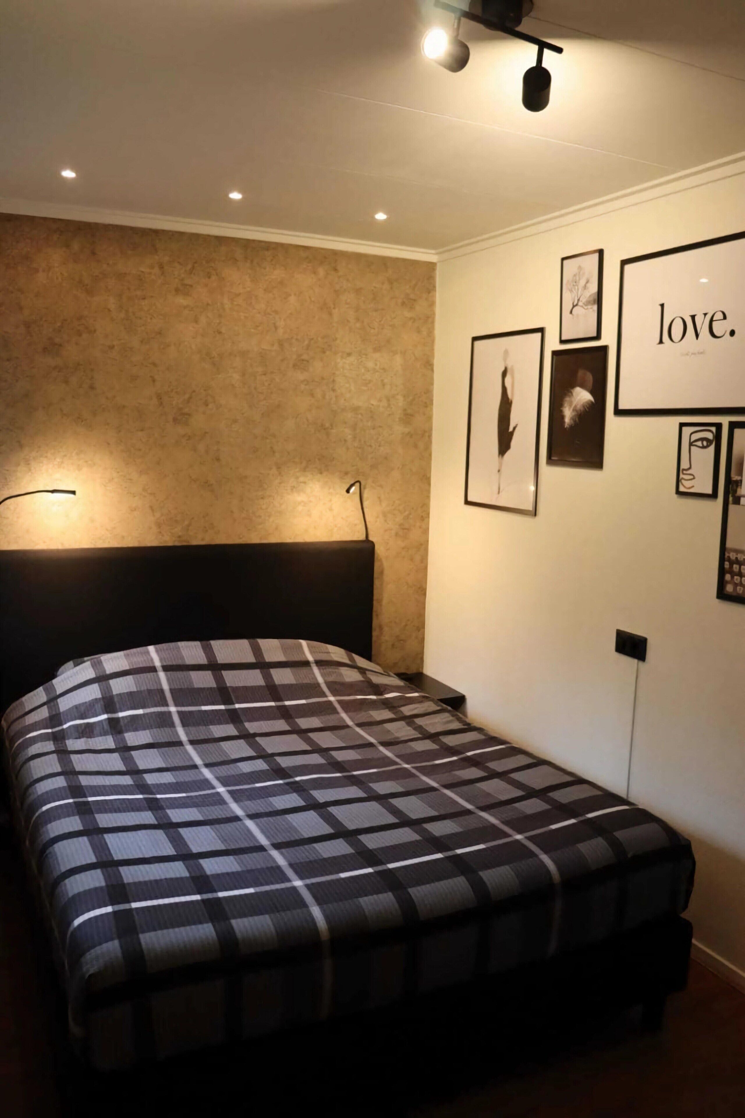 House | 2 bedrooms, individually furnished, bed sheets