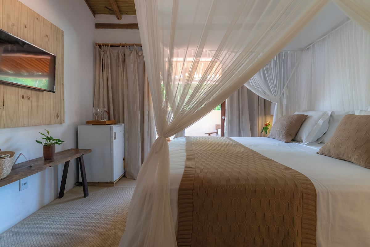 Deluxe Double or Twin Room, 1 Queen Bed | Minibar, free WiFi, bed sheets