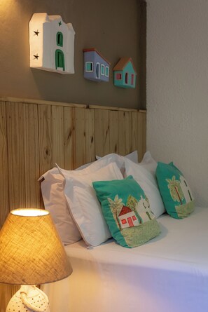 Quarto Triplo | ミニバー、WiFi (無料)、ベッドシーツ