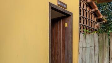 Quarto quádruplo família | Frigobar, Wi-Fi de cortesia, roupa de cama