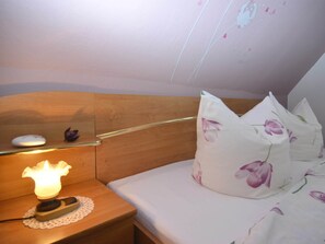Apartment | 4 bedrooms, bed sheets