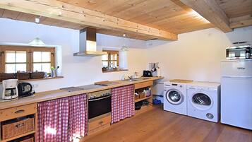 House | Private kitchen | Stovetop, high chair