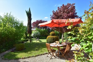 Balcony - Charming Escape, Yevre-la-ville (Yèvre-la-Ville)