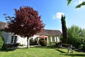 House | Exterior - Charming Escape, Yevre-la-ville (Yèvre-la-Ville)