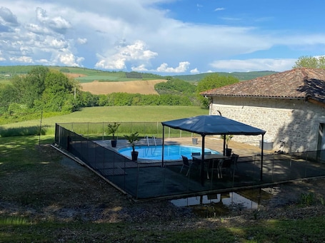 Pool. Homerez - House in Puygaillard-de-Quercy