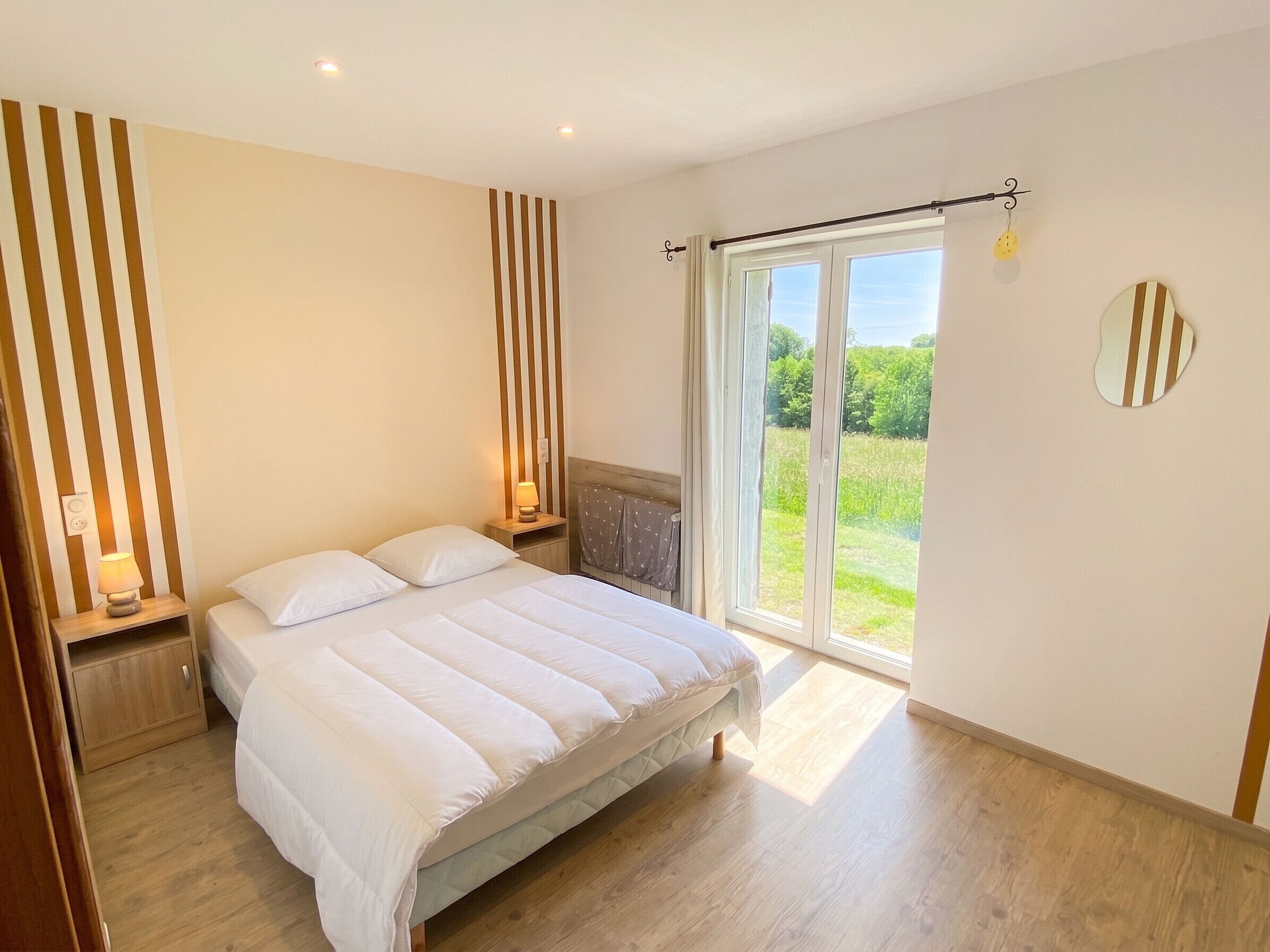 4 chambres, fer et planche à repasser, lit parapluie, Wi-Fi gratuit