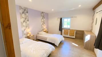 4 Schlafzimmer, Bügeleisen/Bügelbrett, kostenloses WLAN, Bettwäsche