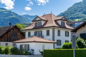 Exterior - Verena's Boutique Villa au Lac offers much more than just bed and breakfast (Sachseln)