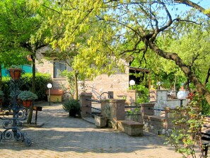 Dining - Tuscan Charm: Frassini Cottage (Chiusdino)