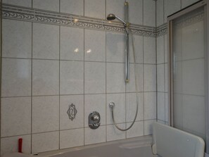 Apartment | Bathroom - Ferienwohnung Schwebebahn in Wuppertal (Wuppertal)