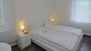 อพาร์ทเมนท์ | 3 ห้องนอน, ตกแต่งพิเศษโดยเฉพาะ, ผ้าปูที่นอน