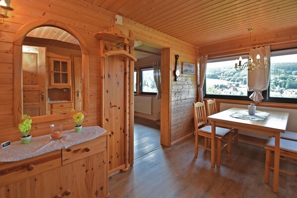 House | Interior detail - Holiday Home With Private Garden (Waltershausen)