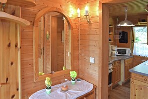 House | Private kitchen - Holiday Home With Private Garden (Waltershausen)