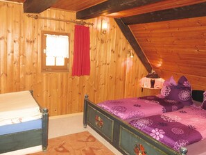 House | 1 bedroom, individually furnished, iron/ironing board