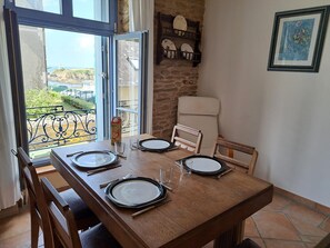 Dining - Sea View Apartment in Le Pouldu (Clohars-Carnoët)