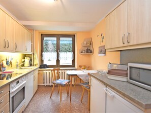 Apartment | Private kitchen | Fridge, microwave, oven, dishwasher - Lovely Ground-floor Apartment With Terrace in Jöhstadt, in the Ore Mountains (Joehstadt)