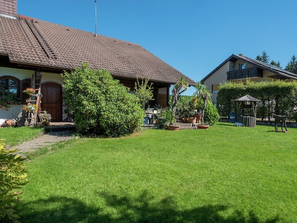 Apartment | Garden