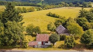 Exterior - Peaceful Cottage in Savignac for 2 (Savignac-Ledrier)