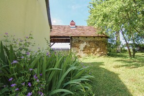 Cottage | Garden