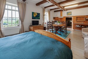 1 bedroom, individually furnished, bed sheets - Farmhouse by Lauwers River With Rowing Boat (Burum)