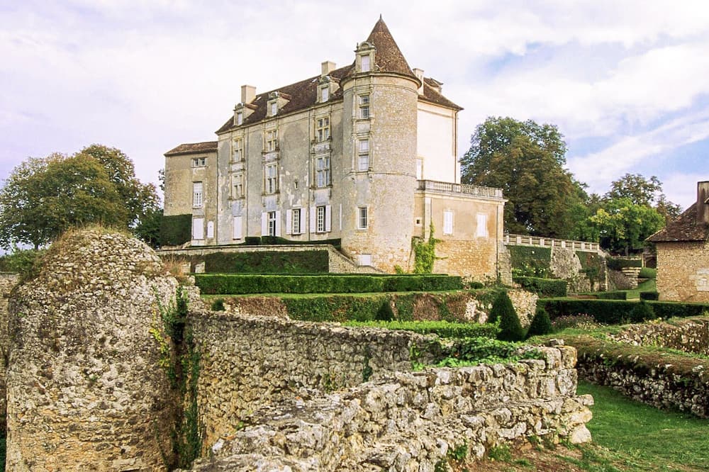 Cottage in Bourgnac With Whirlpool - Échourgnac
