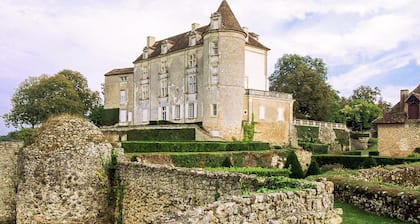 Cottage in Bourgnac With Whirlpool