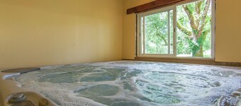 Cottage in Bourgnac With Whirlpool