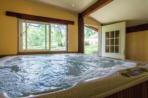 Interior - Cottage in Bourgnac With Whirlpool (Bourgnac)