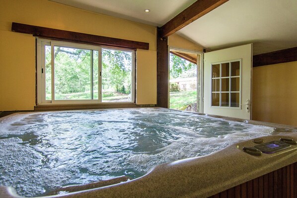 Cottage | Interior - Cottage in Bourgnac With Whirlpool (Bourgnac)