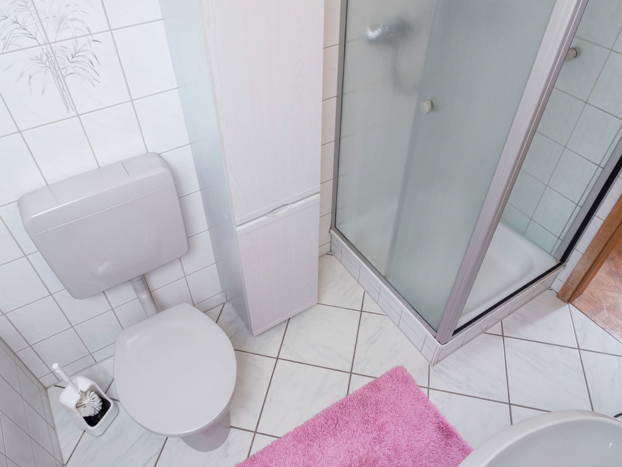 Shower, towels