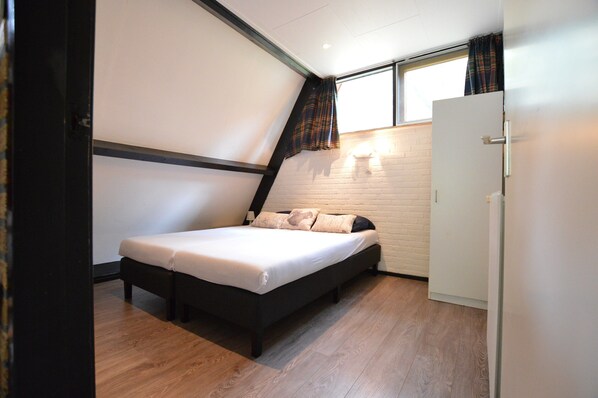 House | 3 bedrooms, individually furnished, bed sheets - Pet-friendly Getaway (Stramproy)