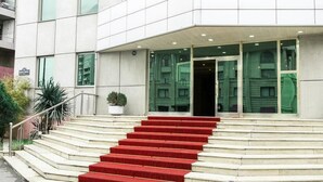 Property entrance - Abu Arena Hotel (Baku)