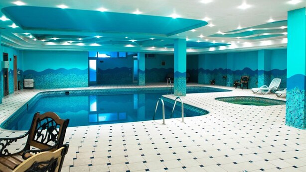 Indoor pool - Abu Arena Hotel (Baku)