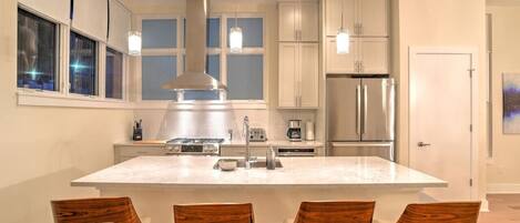 Fridge, microwave, oven, stovetop