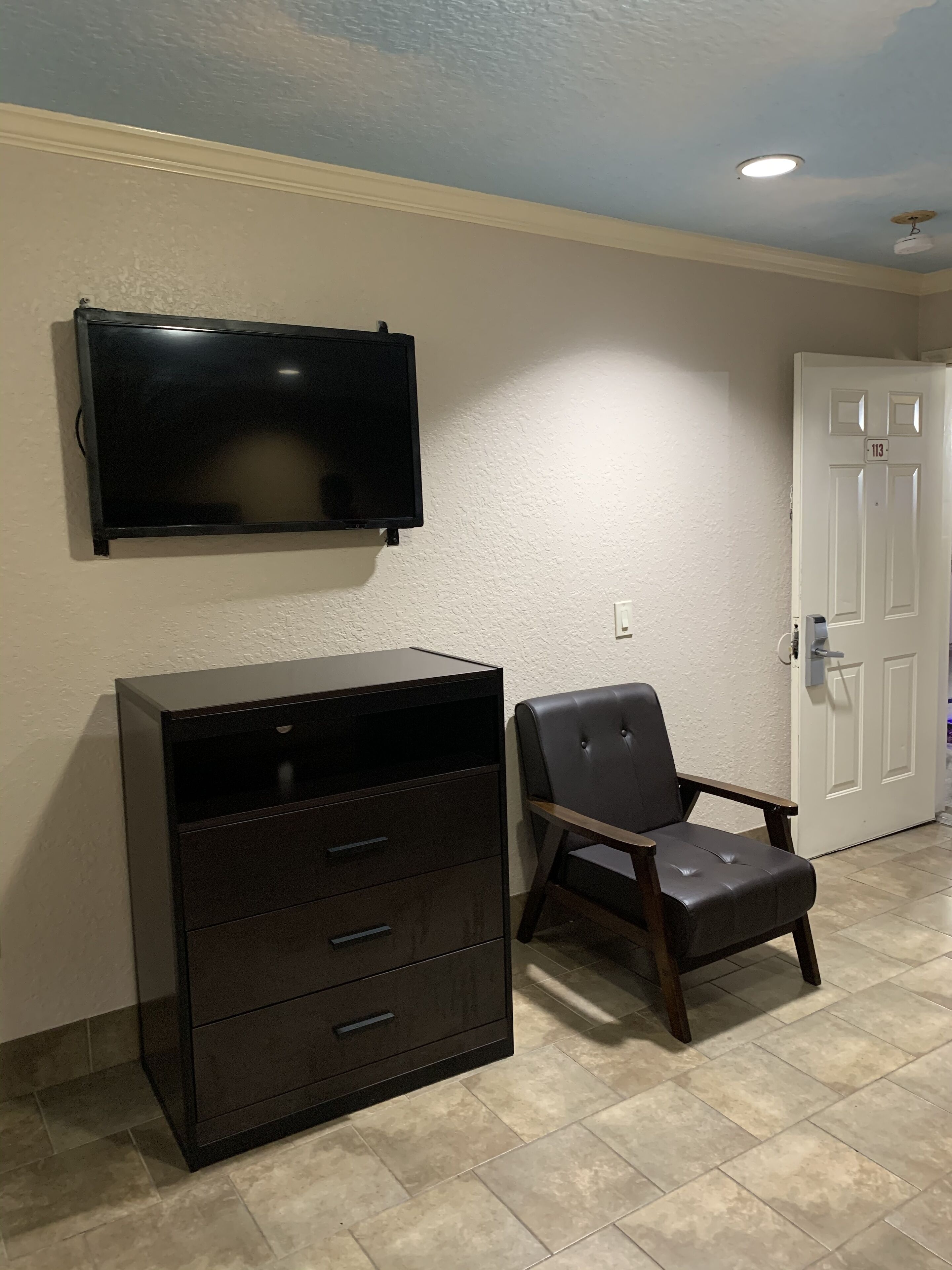 컴포트 싱글룸 | 고급 침구, 각각 다르게 가구 비치, 책상, 무료 WiFi