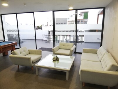 Pet-friendly Apart(10 Pers)+Pool+Gym+Grill+Garage