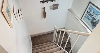 Dartmouth Town Center Stylish Apt Nancie & Parking