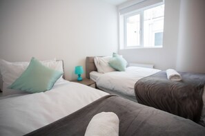 2 chambres, fer et planche à repasser, Wi-Fi, draps fournis