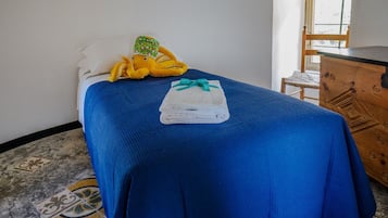 3 bedrooms, travel crib, WiFi (free), bed sheets