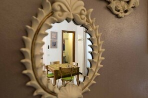 Dining - Ventegà Sea View Apartment (Vernazza)