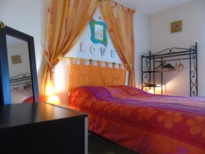 2 bedrooms, iron/ironing board, WiFi, bed sheets - COTTAGE DE LA MER, Cottage de la mer 1st floor Comfort range 3 stars (St Jacut de la Mer)