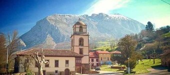 Valdecarzana Apartments. Braña El Tronco Senda del Oso, 3 km from San Martin.